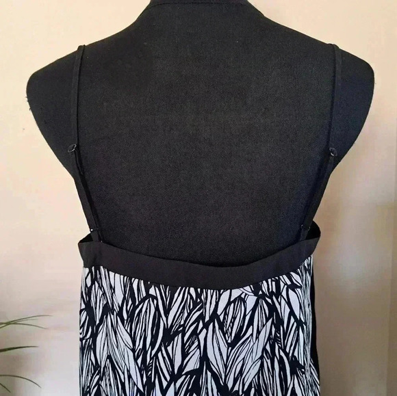 ❤️ Black and  White Dynamite Sleeveless Top - Picture 6 of 13
